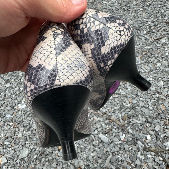 Franco Sarto Tudor snakeskin blush pumps size 8 1/2 M - Picture 2 of 10